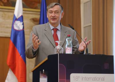 The President of the Republic of Slovenia, Dr Danilo Türk, attends the 18th International Public Relations Research Symposium – BledCom (photo: Nebojša Tejić/STA)