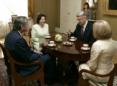 The President of the Republic of Slovenia, Dr Danilo Türk, and his wife, Barbara Miklič Türk, met the President of the Republic of Latvia, Valdis Zatlers, and his wife, Lilito Zatlere (Photo Tina Kosec/STA)
