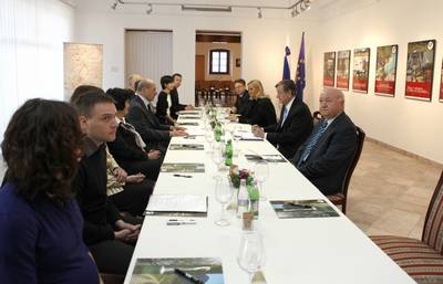 The President of the Republic of Slovenia, Dr Danilo Türk, visits the Walk of Peace in the Soča Region Foundation (photo: Tina Kosec/STA)