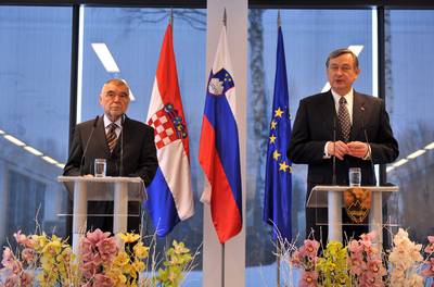 The President of the Republic of Slovenia, Dr  Danilo Türk, receives the President of the Republic of Croatia, Stjepan Mesić (photo: Matej Leskovšek/STA)