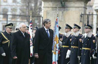 President Dr Danilo Türk and Barbara Miklič Türk received with military honours by Czech President Václav Klaus and his wife Livia Klausová (FA BOBO)