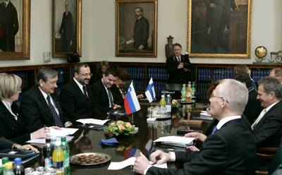 The Slovenian President, Dr Danilo Türk, meets the Speaker of the Finnish Parliament, Sauli Niinistö (photo: Tina Kosec/STA)