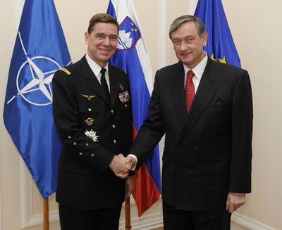 The President of the Republic of Slovenia and Commander-in-Chief of the Defence Forces, Dr Danilo Türk, receives the Supreme Allied Commander Transformation, French Air Force General Stephane Abrial (photo: Nebojša Tejić/STA)