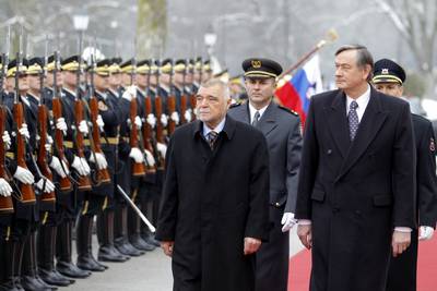 The President of the Republic of Slovenia, Dr  Danilo Türk, receives the President of the Republic of Croatia, Stjepan Mesić (photo: Daniel Novakovič/STA)