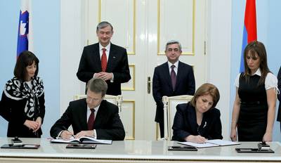 During the official visit by President Danilo Türk in Armenia, the Republic of Slovenia and the Republic of Armenia signed four bilateral agreements. On behalf of Slovenia, the agreements were signed by Minister of Foreign Affairs Samuel Žbogar (photo: Daniel Novakovič/STA)