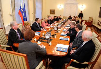 The President of the Republic of Slovenia, Danilo Türk receives the representatives of Slovene national communities from the Italian Republic, the Republic of Austria, the Republic of Croatia and the Republic of Hungary to mark the Slovenian Cultural Holiday (photo: Nebojša Tejić/STA)