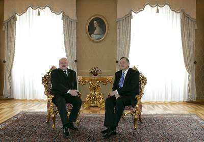 The President of the Republic of Slovenia, Dr Danilo Türk, receives the President of the Slovak Republic, Dr Ivan Gašparovič (photo: Tina Kosec/STA)