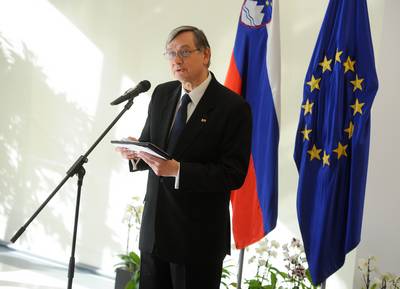 President of the Republic of Slovenia, Dr Danilo Türk, and his wife, Barbara Miklič Türk, together with the Prime Minister of the Republic of Slovenia, Borut Pahor, and Tanja Pečar, hosted a New Year's reception for the diplomatic corps (photo: Tamino Petelinšek/STA)