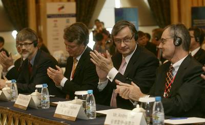 President of the Republic of Slovenia, Dr Danilo Türk, addressing participants of the EU-Sichuan investment and cooperation conference (FA BOBO)