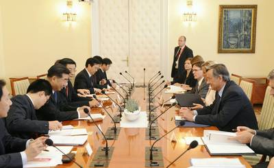 The President of the Republic of Slovenia, Dr Danilo Türk, receives the Vice-Premier of the People’s Republic of China, Hui Liangyu (FA BOBO)