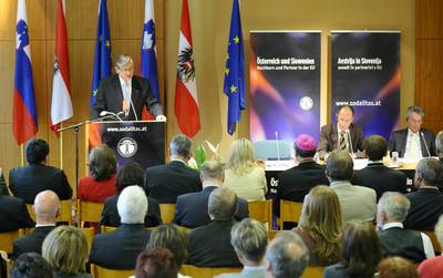 President Dr Danilo Türk gave a lecture on the subject "The Minority Issue in a Changing Europe" (FA BOBO)