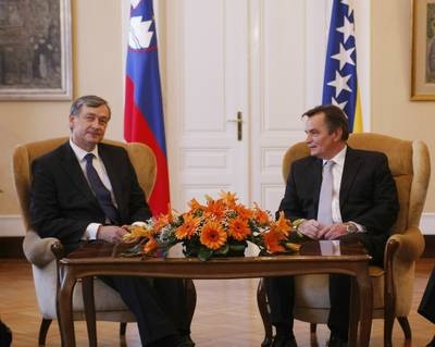 The Chairman of the Presidency of Bosnia and Herzegovina, Dr Haris Silajdžić, receives the President of the Republic of Slovenia, Dr Danilo Türk (FA BOBO)