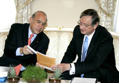 Slovenian President Dr Danilo Türk receives Secretary-General of the Organisation for Economic Co-operation and Development (OECD), Angel Gurría (photo: Tina Kosec/STA)