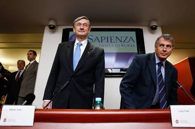 The Slovenian President, Dr Danilo Türk, gives a lecture at "La Sapienza" university in Rome on the future of the European Union (Stanko Gruden/STA)