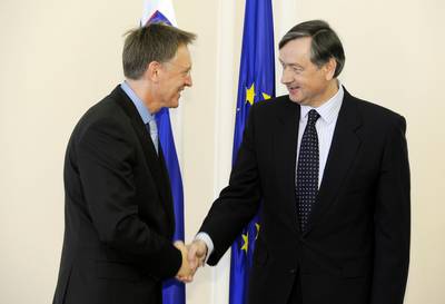The President of the Republic of Slovenia, Dr Danilo Türk, receives the European Commissioner for Science and Research, Dr Janez Potočnik (FA BOBO)