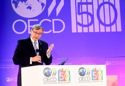 The President of the Republic of Slovenia Dr. Danilo Türk gives the opening address at the plenary session of the Leader's Forum "Measuring Progress of Societies" at the 50th anniversary of the Organisation for Economical Co-operation and Development (OECD) (photo: Stanko Gruden/STA)