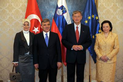 Slovenian President Dr Danilo Türk and his wife, Barbara Miklič Türk, meet the President of the Republic of Turkey, Abdullah Gül, and his wife, Hayrünnisa Gül (photo: Matej Leskovšek/STA)