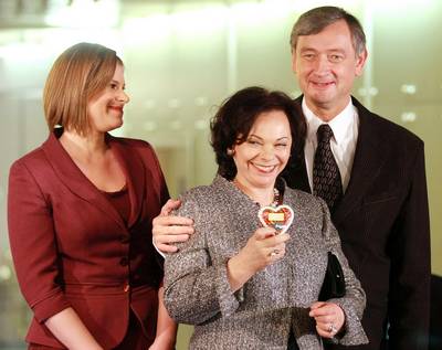 With his daughter Helena and his wife Barbara (FA BOBO)