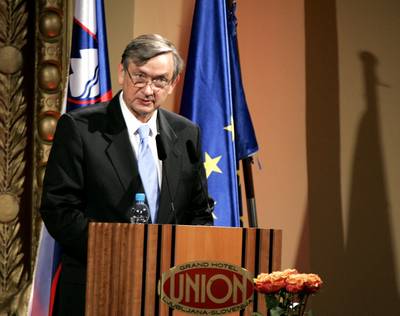 Predsednik republike dr. Danilo Türk se je udeležil slovesnosti ob 90. obletnici delovanja Zveze društev slepih in slabovidnih Slovenije (foto: Tina Kosec/STA)