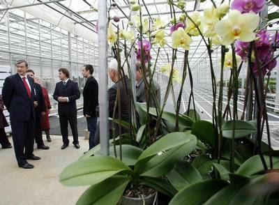 Predsednik republike dr. Danilo Türk je obiskal podjetje Ocean Orchids d.o.o, kjer so mu predstavili proizvodnjo podjetja (FA BOBO)