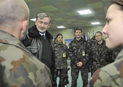 Predsednik in vrhovni poveljnik obrambnih sil Republike Slovenije dr. Danilo Türk se je udeležil proslave ob dnevu samostojnosti in enotnosti (FA BOBO)