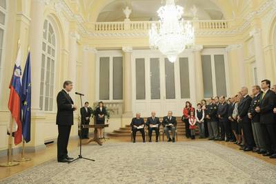Predsednik republike dr. Danilo Türk je s Srebrnim redom za zasluge odlikoval dr. Tomaža Časa, Tomaža Ertla in Leopolda Jesenka (FA BOBO)