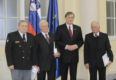 Predsednik republike dr. Danilo Türk je s Srebrnim redom za zasluge odlikoval dr. Tomaža Časa, Tomaža Ertla in Leopolda Jesenka (FA BOBO)