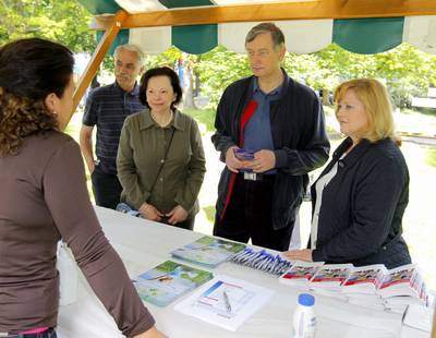Predsednik republike dr. Danilo Türk in soproga Barbara Miklič Türk sta se udeležila prireditve ob mednarodnem dnevu aktivnosti za zdravje žensk "(Z)migaj se za zdravje žensk" (foto: Daniel Novakovič/STA)
