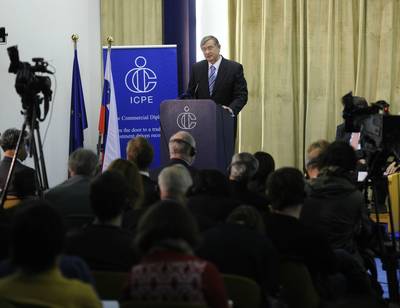 Predsednik republike dr. Danilo Türk je imel predavanje z naslovom "Slovenska zunanja politika v času sprememb" (foto: Nebojša Tejić/STA)