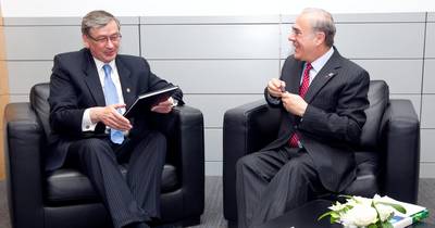 Predsednik Republike Slovenije dr. Danilo Türk se je srečal z generalnim sekretarjem Organizacije za gospodarsko sodelovanje in razvoj (OECD) Angelom Gurrío (foto: Stanko Gruden/STA)