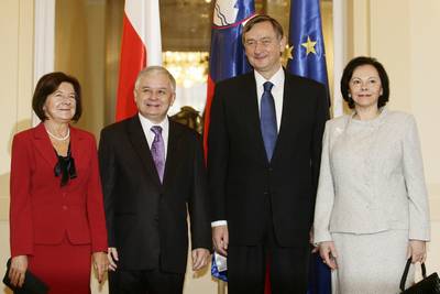 Predsednik Republike Slovenije dr. Danilo Türk in soproga Barbara Miklič Türk s predsednikom Republike Poljske Lechom Kaczyńskijem in soprogo Mario Kaczyński (FA BOBO)