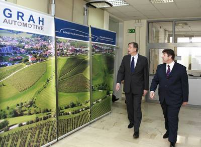 Predsednik republike dr. Danilo Türk je obiskal podjetje za razvoj, proizvodnjo in trženje elektronskih sklopov in kabelskih setov SG Automotive (foto: Tina Kosec/STA)