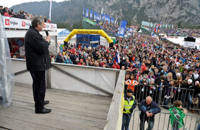 Predsednik republike dr. Danilo Türk si je ogledal zadnjo posamično tekmo na prireditvi Planica 2012 – FIS finale svetovnega pokala v smučarskih skokih (foto: Nebojša Tejić/STA)