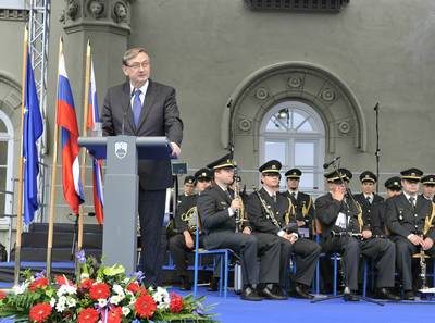 Predsednik republike in vrhovni poveljnik obrambnih sil dr. Danilo Türk se je udeležil osrednje slovesnosti ob dnevu Slovenske vojske, kjer je nastopil kot slavnostni govornik (FA BOBO)