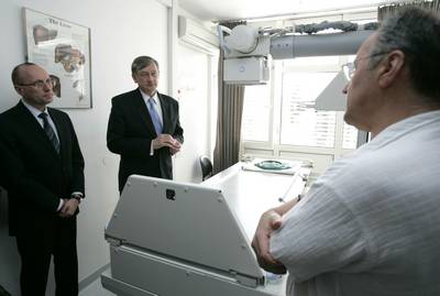 Predsednik republike dr. Danilo Türk si je ogledal Diagnostični center Bled (foto: Tina Kosec/STA)