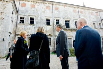 Predsednik republike dr. Danilo Türk se je seznanil s projektom obnove Vile Vipolže, kjer bo delovala bodoča evropska vinoteka (foto: Stanko Gruden/STA)