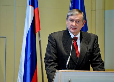 Predsednik republike dr. Danilo Türk se je udeležil slavnostne akademije ob 40. obletnici podpisa Kolektivne pogodbe v obrti in podjetništvu (foto: Tamino Petelinšek/STA)