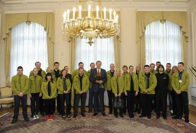 Predsednik republike dr. Danilo Türk je sprejel ekipo, ki je zastopala Slovenijo na evropskem tekmovanju v poklicnih spretnostih EuroSkills 2012 (foto: Nebojša Tejić/STA)