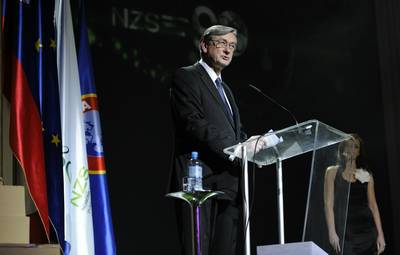 Predsednik republike dr. Danilo Türk se je udeležil slavnostne akademije ob 90. obletnici Nogometne zveze Slovenije (foto: Nebojša Tejič/STA)