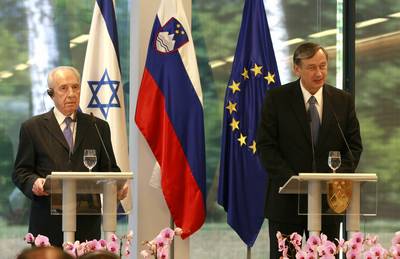 Predsednik Republike Slovenije dr. Danilo Türk je sprejel predsednika Države Izrael Šimona Peresa (foto: Tina Kosec/STA)