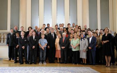 Predsednik republike dr. Danilo Türk, predsednik državnega zbora dr. Pavel Gantar in predsednik vlade Borut Pahor so priredili sprejem za svojce padlih pripadnikov Teritorialne obrambe, Ministrstva za notranje zadeve in civilnih žrtev ter ranjenih v vojni za Slovenijo (foto: Nebojša Tejić/STA)