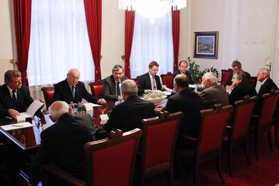 Predsednik republike dr. Danilo Türk je organiziral pogovor s predstavniki veteranskih in domoljubnih organizacij (foto: Stanko Gruden/STA)
