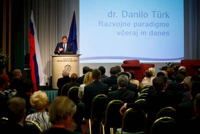 Predsednik republike dr. Danilo Türk se bo udeležil Managerskega kongresa 2011, kjer je imel nagovor na temo "Razvojne paradigme včeraj in danes" (foto: Stanko Gruden/STA)
