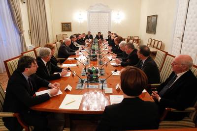 Predsednik republike dr. Danilo Türk je ob slovenskem kulturnem prazniku sprejel predstavnike slovenskih narodnih skupnosti iz Avstrije, Hrvaške, Italije in Madžarske (foto: Stanko Gruden/STA)