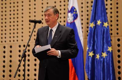 Predsednik republike dr. Danilo Türk je nagovoril udeležence zaključne prireditve projekta Prostovoljec leta 2010 (foto: Nebojša Tejić/STA)