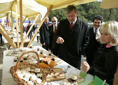 Predsednik republike dr. Danilo Türk se je udeležil prireditve Praznik kozjanskega jabolka 2011 (foto: Nada Mihajlović/STA)