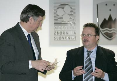 Predsednik republike dr. Danilo Türk se je srečal s predsednikom upravnega odbora Obrtno-podjetniške zbornice Slovenije Štefanom Pavlinjkom (foto: Tina Kosec/STA)