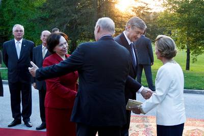 Predsednik Republike Slovenije dr. Danilo Türk in soproga Barbara Miklič Türk sta se poslovila od Njunih veličanstev norveškega kralja Haralda V. in kraljice Sonje (foto: Stanko Gruden/STA)