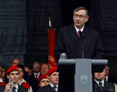 Predsednik republike dr. Danilo Türk se je udeležil prireditve ob 65. obletnici zmage nad nacifašizmom (foto: Stanko Gruden/STA)