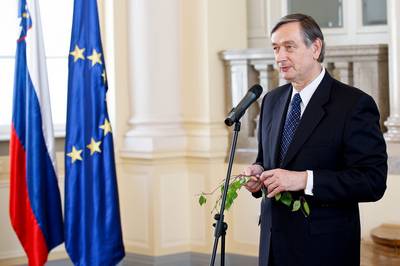 Predsednik republike dr. Danilo Türk je tradicionalno sprejel Zelenega Jurija ter glasbenike in plesalce iz Bele Krajine in sosednje Hrvaške (foto: Stanko Gruden/STA)